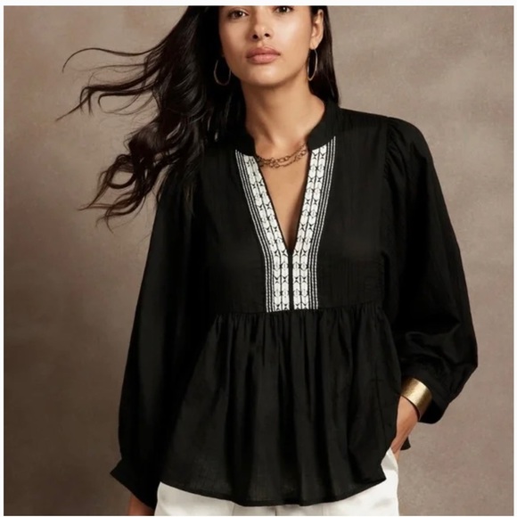 Banana Republic Tops - Banana Republic Embroidered Top- Size Small